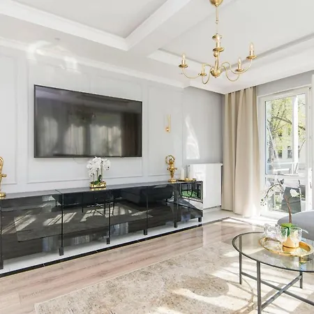 Center - Lakowa By Apartmore *