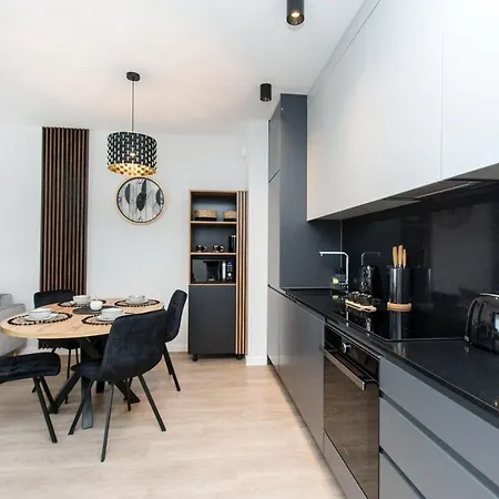 Center - Lakowa By Apartmore
