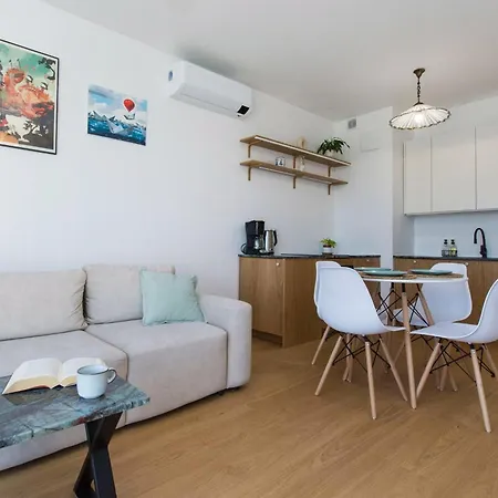 Center - Lakowa By Apartmore *