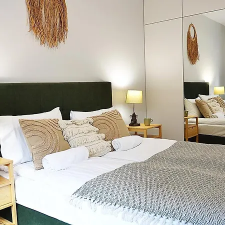 Center - Lakowa By Apartmore Апартаменты *