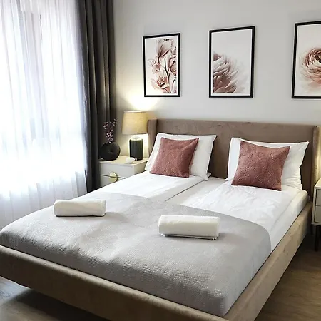 Center - Lakowa By Apartmore Апартаменты